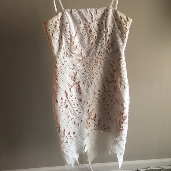 Lulus Dresses & Skirts - Lulu’s White & Nude Dress